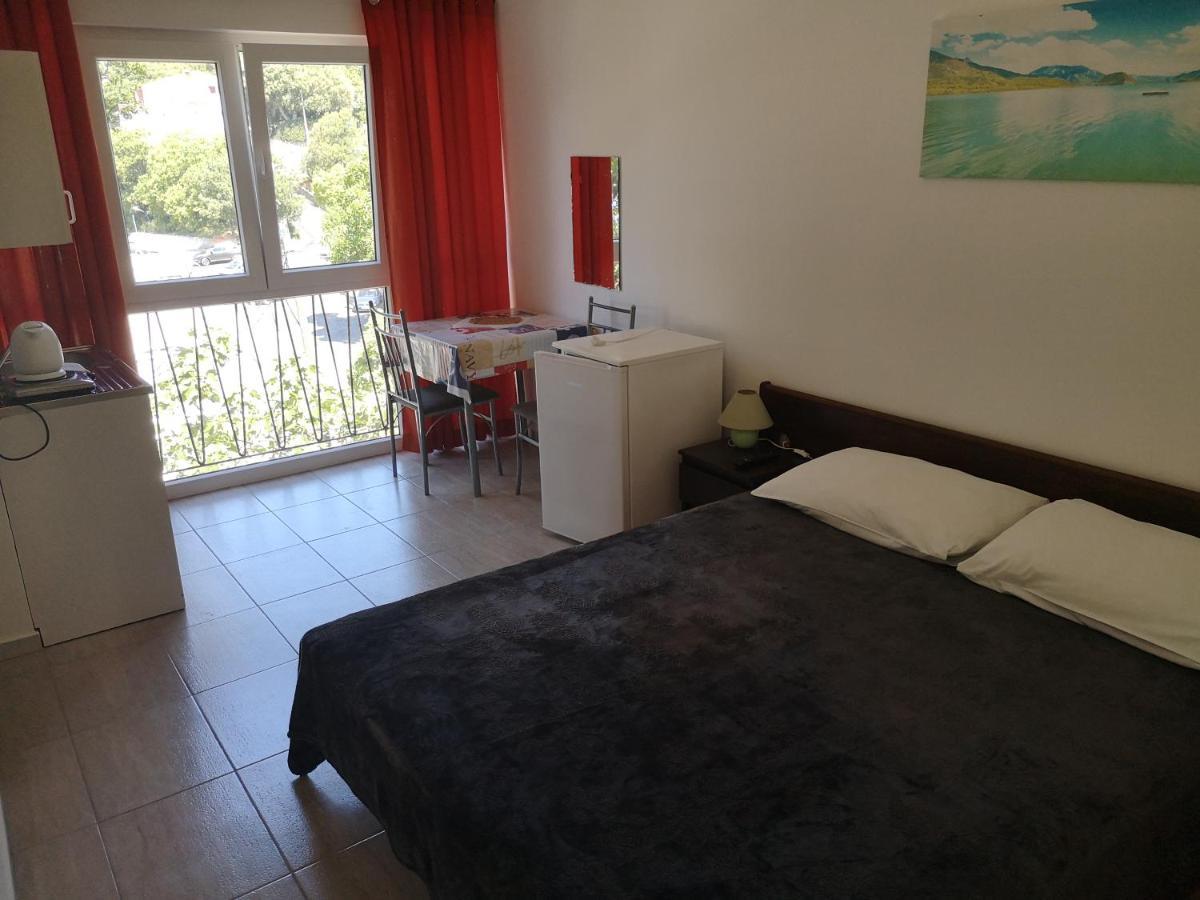 Guest House Morska Grota Povile Ngoại thất bức ảnh
