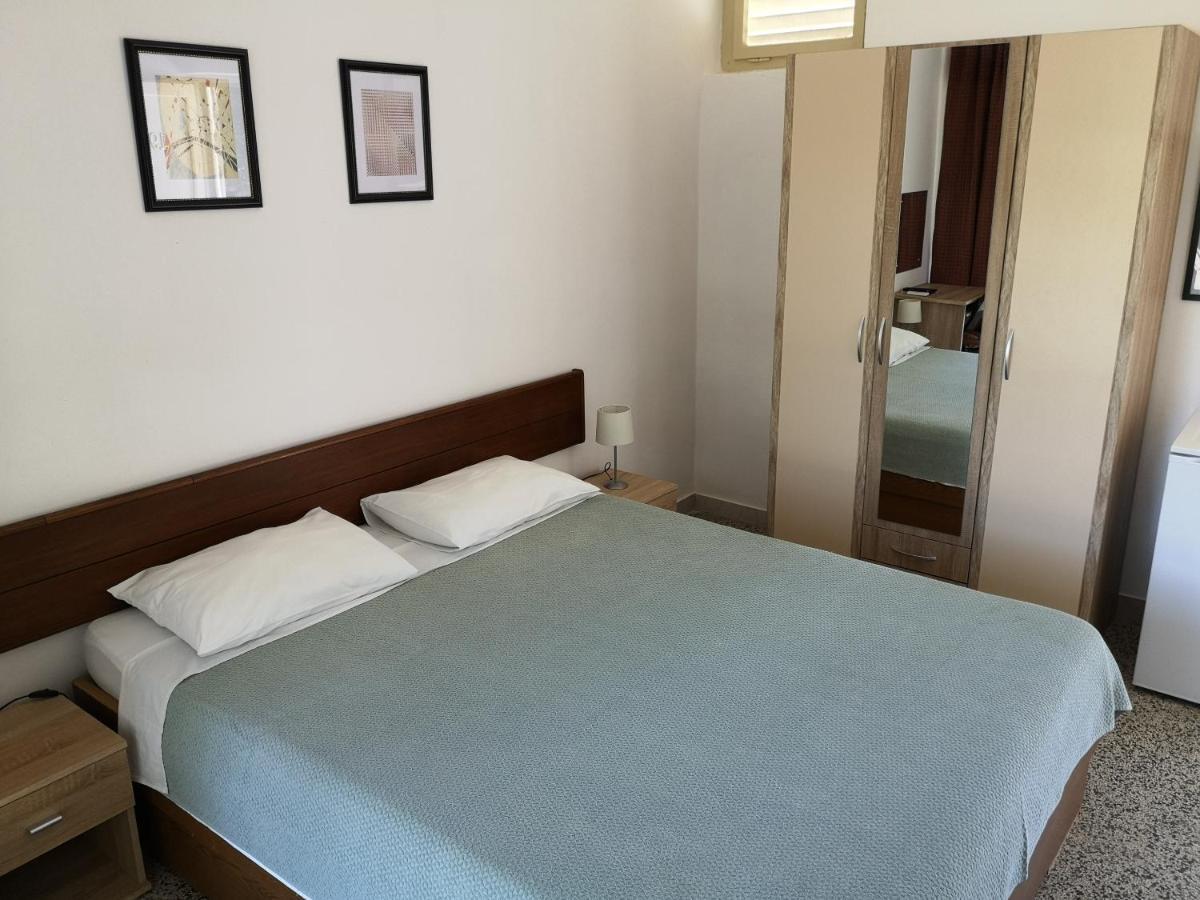 Guest House Morska Grota Povile Ngoại thất bức ảnh